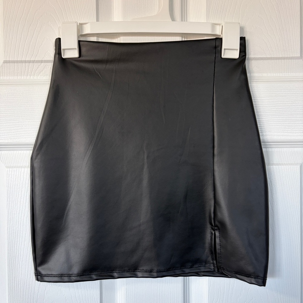 Windsor Black Faux Leather Mini Skirt (Size S)